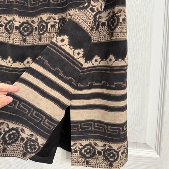 Jones New York 100% Silk Wrap Skirt 6 Brown Black Tribal Print Straight Knee - Picture 4 of 6